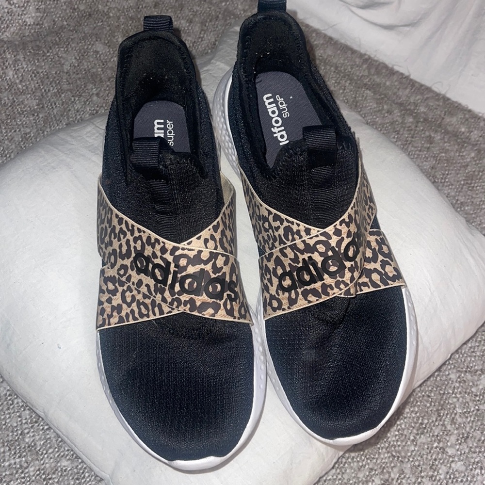Adidas Cloud Foam Black & cheetah sneakers, size 9!